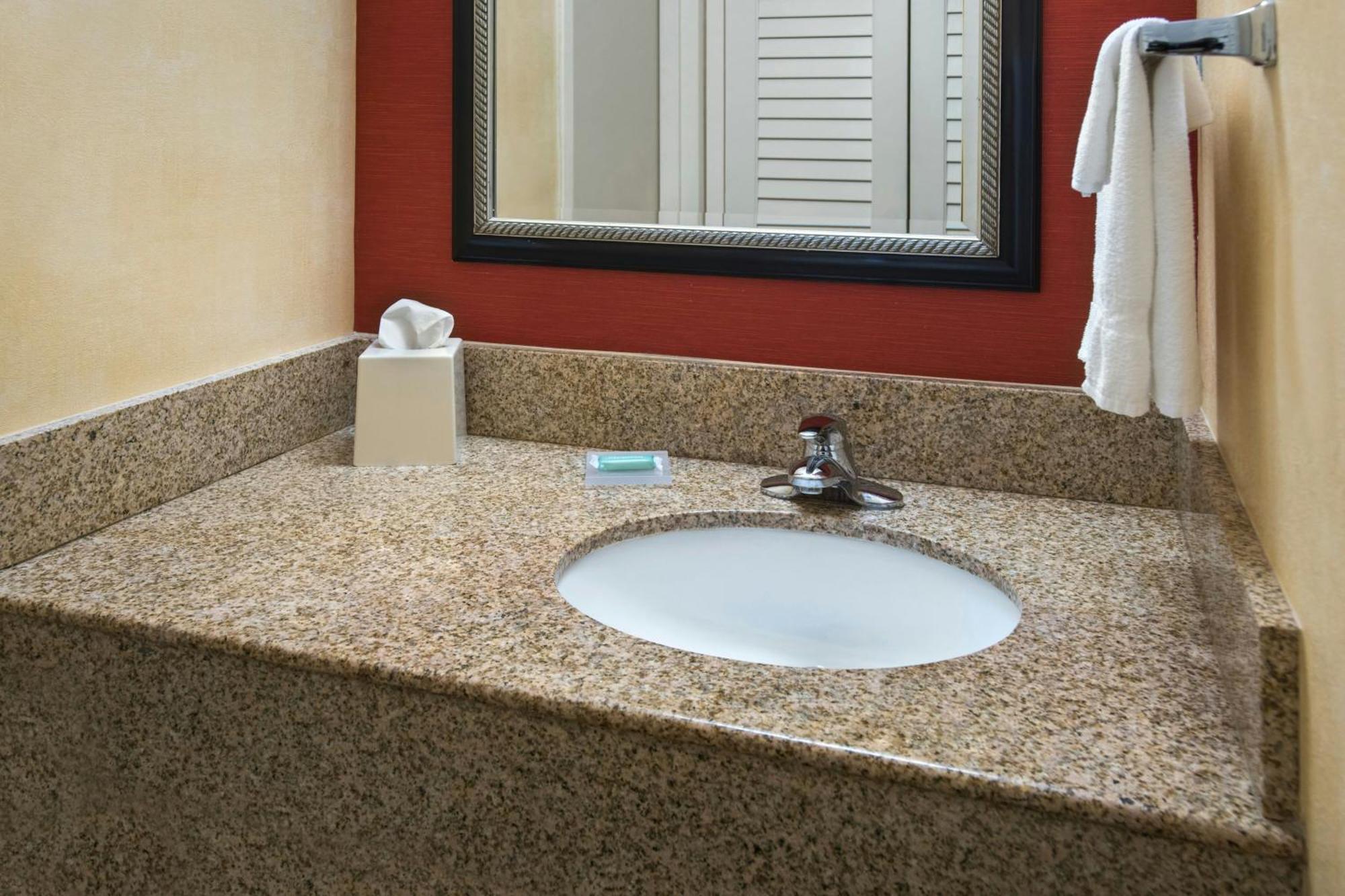 Hotel Courtyard By Marriott Mt. Laurel à Mount Laurel Extérieur photo